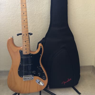 Fender Stratocaster with 3-Bolt Neck, Maple Fretboard 1977 Natural image 12