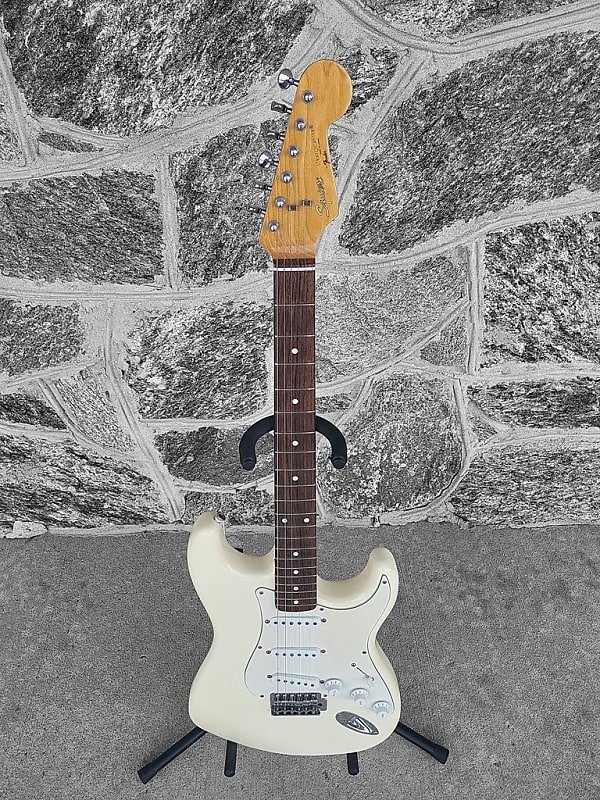 ギター 1986-7 Fender Strat ST-33R Fugigen Just picked up this awesome 1986 Strat in Olympic White with