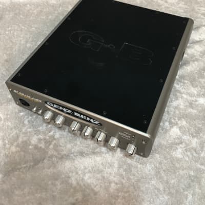 Genz-Benz Streamliner 900 bass guitar amp head with carrying bag image 4