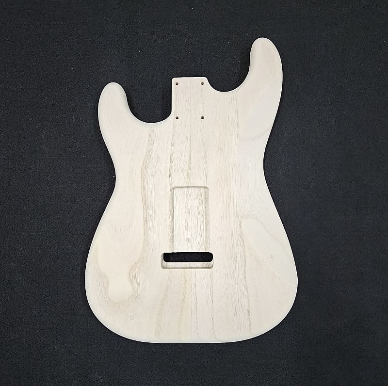 AC Strat Style Paulownia Body Reverb Bulgaria