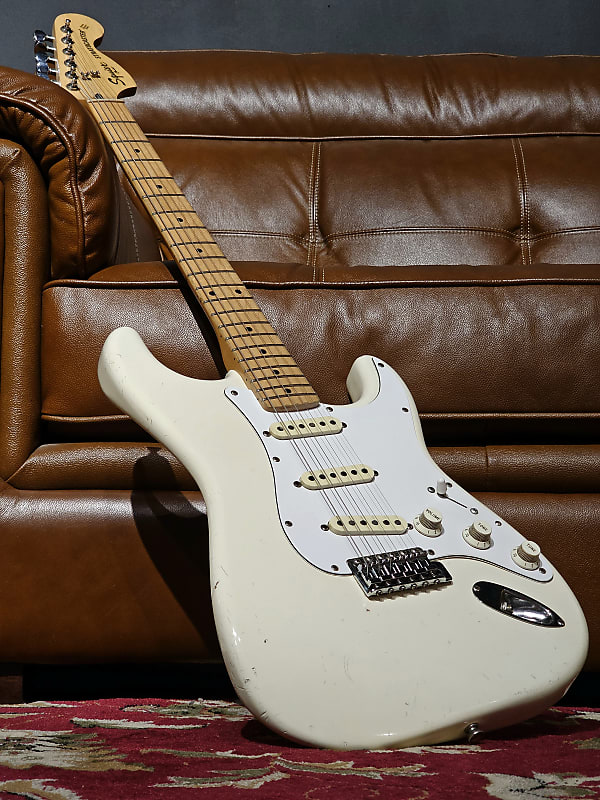 ギター Fender japan stratocaster 1983 Rex and the Bass: 1983 Fender JV Series Stratocaster Review