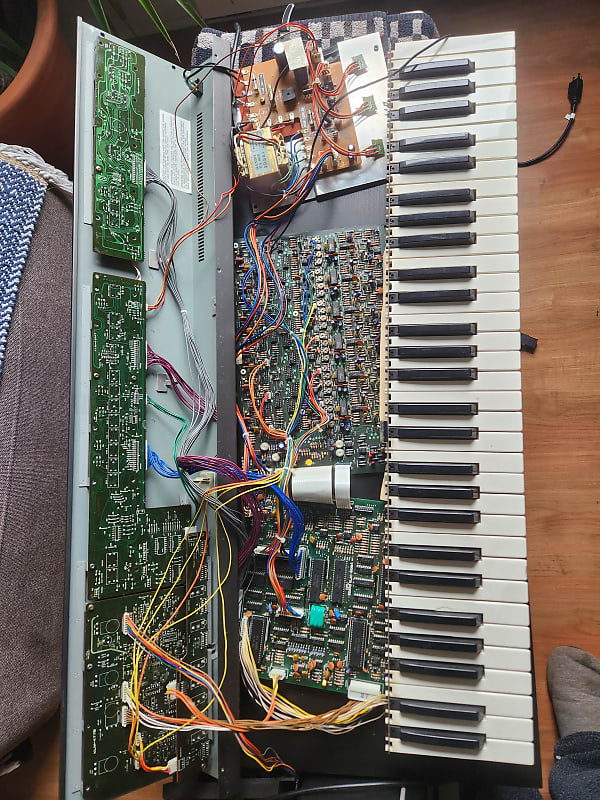 Korg Poly-61 Analogue Programmable Polyphonic Synthesizer