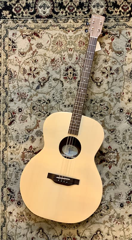 Taylor deals tenor guitar