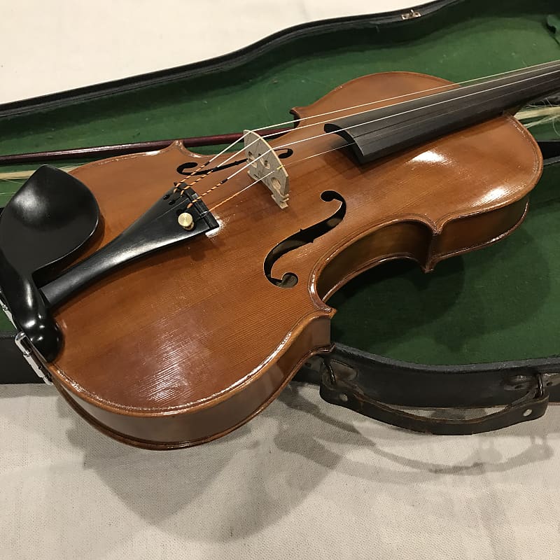 こちらのバイオリンはバイオリン　Georg Krenke 4/4 同ラベル品がドイツ博物館展示