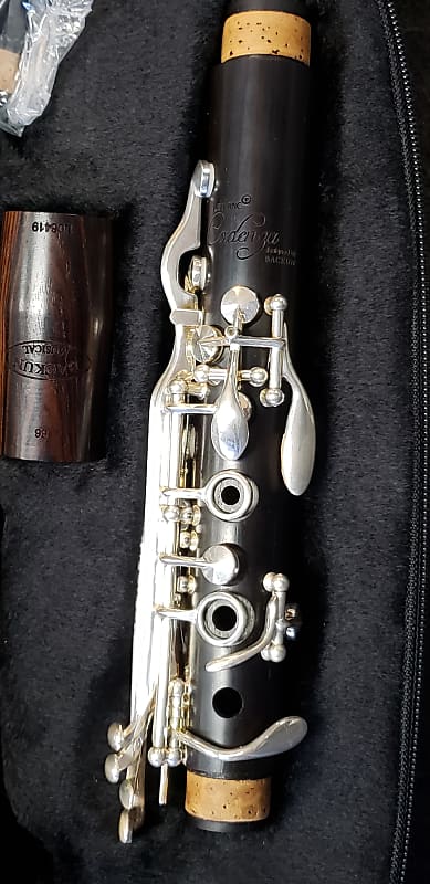 LeBlanc Cadenza LB130 Backun Bb Clarinet with 2 barrels