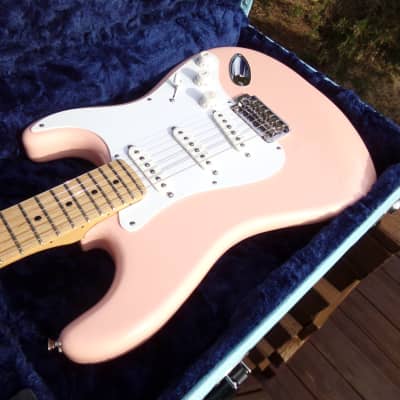 2021 Fender Stratocaster - Shell Pink, Made in Mexico, mint condition, blue Fender Case image 3
