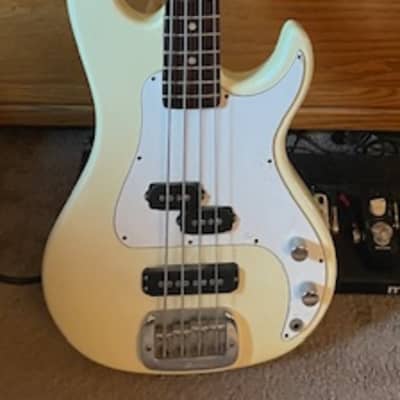 G&L USA SB-2 4-String Bass with Rosewood Fret-board 1998 Olympic White for sale