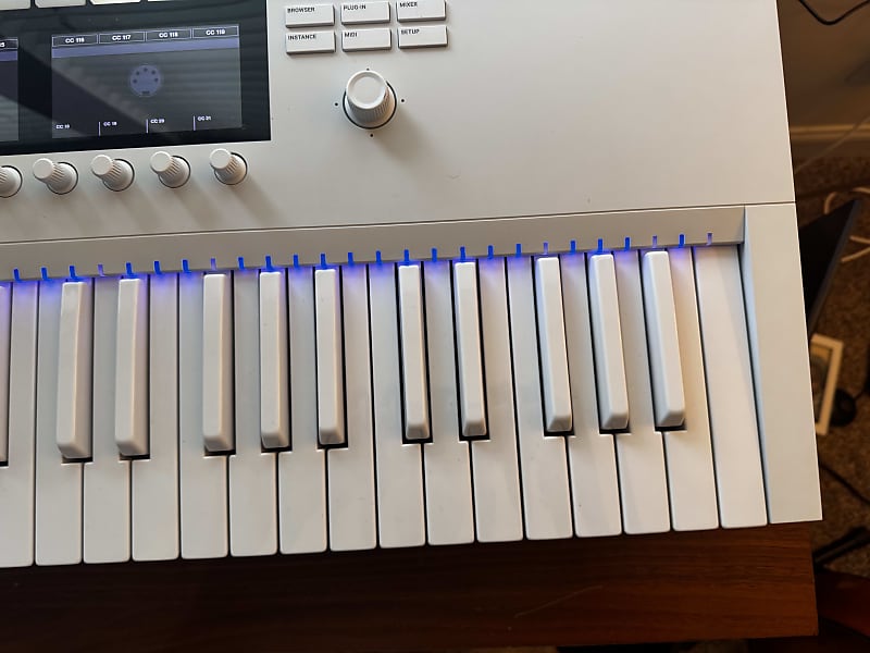 【新品】Komplete Kontrol S49 Mk2 Vapor Gray Native Instruments Komplete Kontrol S49 Mk2 25th Anniversary