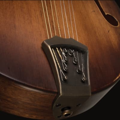 Washburn M108S American Series F Style Mandolin. Vintage Sunburst image 4