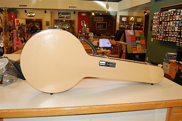 Used banjo cases for on sale sale
