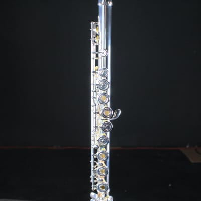 Yamaha YFL-462HLPGP 400-Series Intermediate Flute image 9