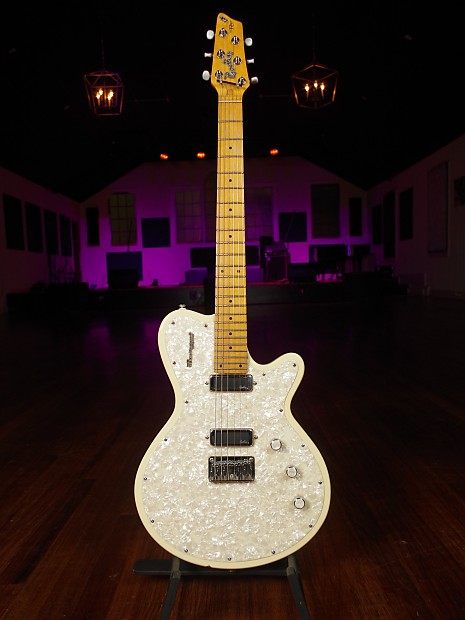 Godin Radiator Cool Sound | Reverb