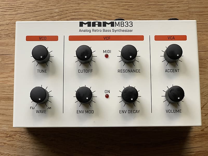 MAM MB 33 Retro - TB-303 Clone analogue bass desktop synth