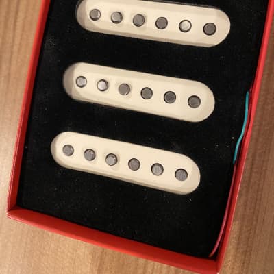 DiMarzio Area 61 Stratocaster Set Aged White image 1
