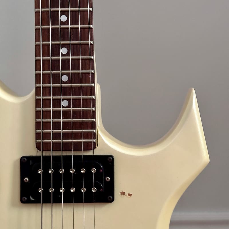 B.C.Rich Warlock White Electric Guitar W/Gig Bag Used