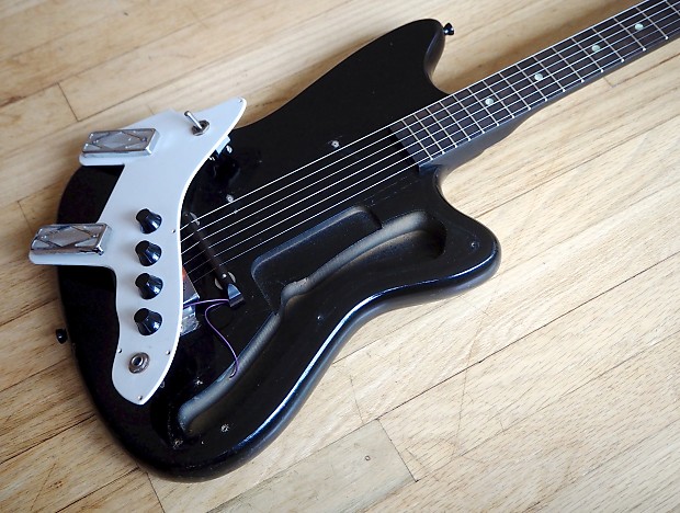 1965 Silvertone Bobkat Model 1476 Vintage Electric Guitar
