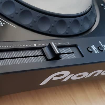 Pioneer CDJ-900 DJ turntable pair with Pioneer DJM-800 mixer | Reverb