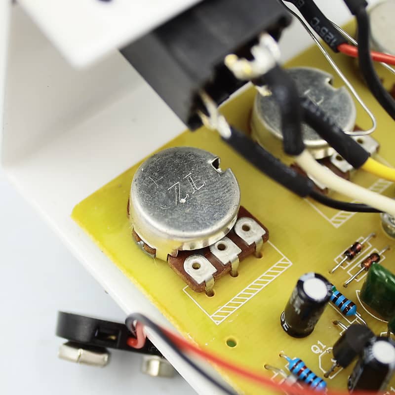 RAT 2 WHITE “IKEBE ORIGINAL MODEL” Pro-co RAT 2 WHITE IKEBE 40th Anniversary Distortion pedal