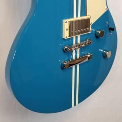 Yamaha RSE20 SWB Revstar Element, Chambered maple and mahogany body, carbon-reinforced neck and body, 2 Alnico V Humbucking pickups; Swift Blue image 4