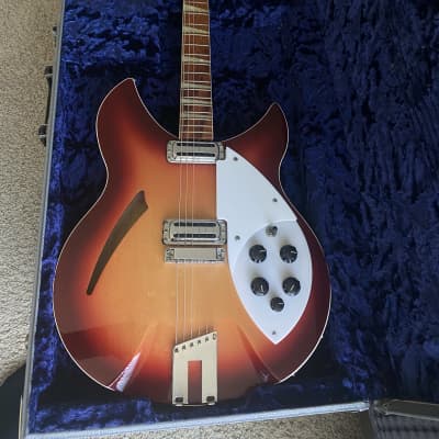 Rickenbacker 360V64