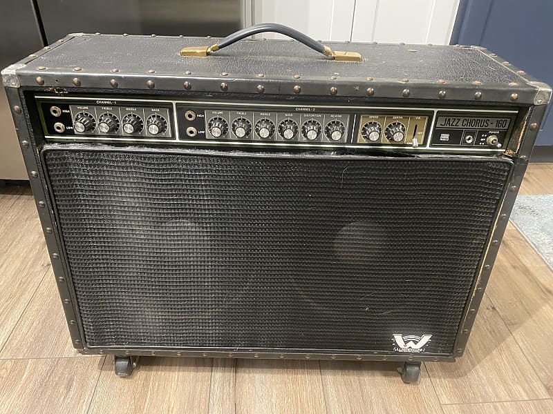 Roland JC-160 Jazz Chorus 120-Watt 4x10