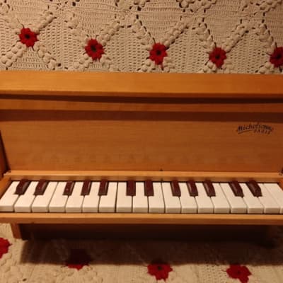 chromatic toy piano Michelsonne Paris 30 keys - see video image 1