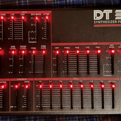 DTRONICS DT-300 V2 synthesizer programmer for ROLAND ALPHA JUNO 1/2 & MKS-50