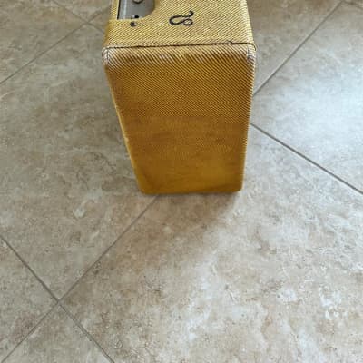 IHC amplifiers, Fender 5F2A Tweed Princeton 1959 Amp Replica - Light Aged Tweed image 3