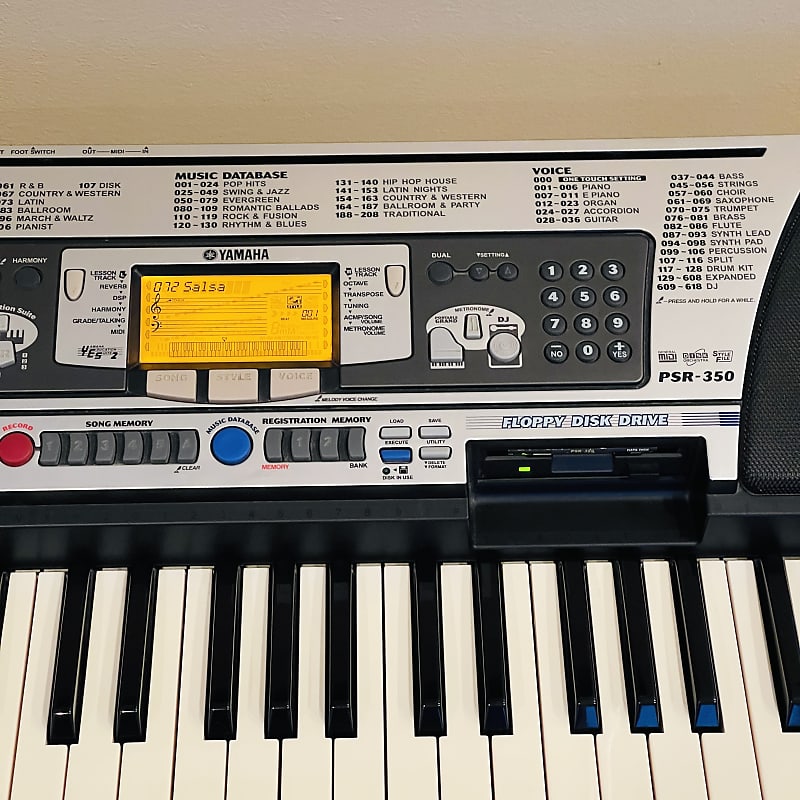 Yamaha PSR-350 Arranger Keyboard / Workstation with Disk