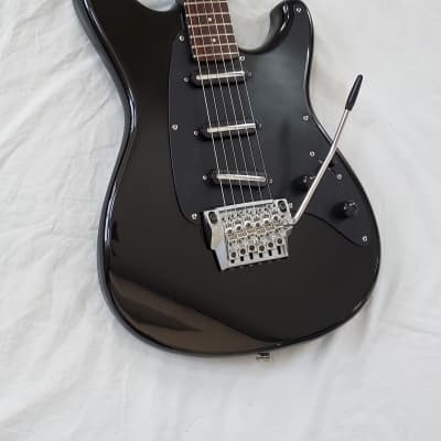 美品 Ibanez ROADSTAR II SERIES 日本製 1985年 美品 Ibanez ROADSTAR II SERIES 日本製 1985年