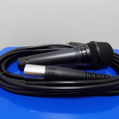 Shure PGA57 Cardioid Dynamic Instrument Microphone w/ XLR-XLR Cable image 3