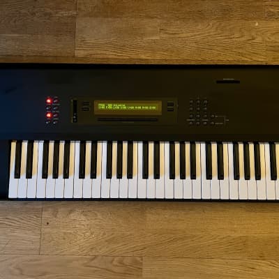 Korg M1 61-Key Synth Music Workstation 1990s - Black