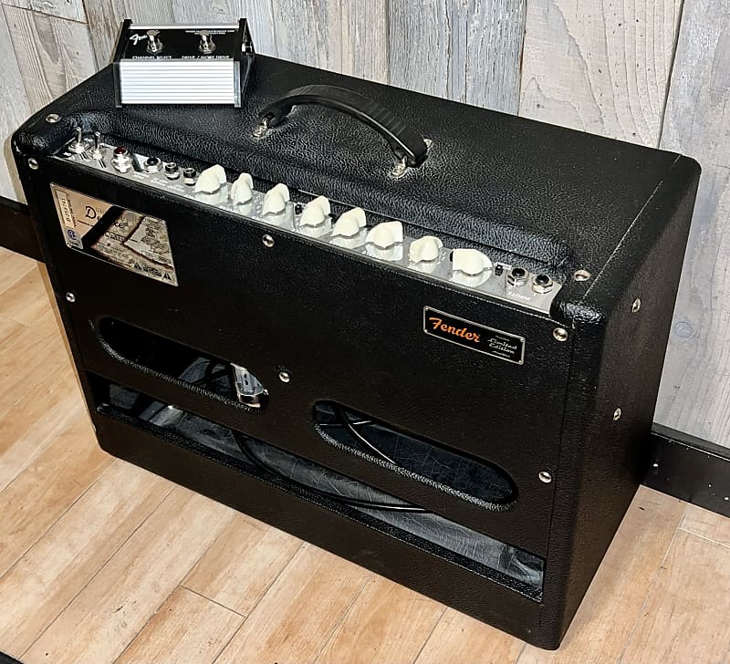 その他 Fender Hot rod deluxe. Fender Hot Rod Deluxe IV – United States