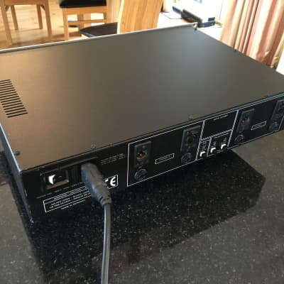 Behringer Combinator MDX-8000 Multiband Compressor/ Limiter