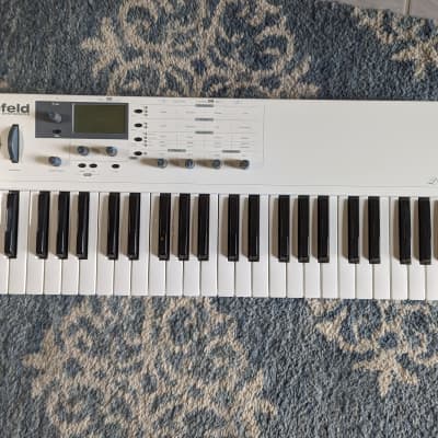 Waldorf Blofeld Keyboard 49-Key Synthesizer 2009 - Present - White image 1