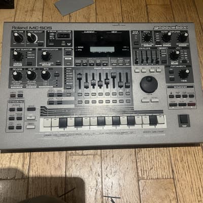 Roland MC-505 Groovebox 1998 - 2002 - Gray