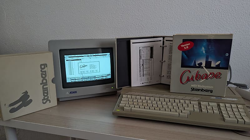 Atari ST 1040 + Monitor + Cubase 2.1 image 1