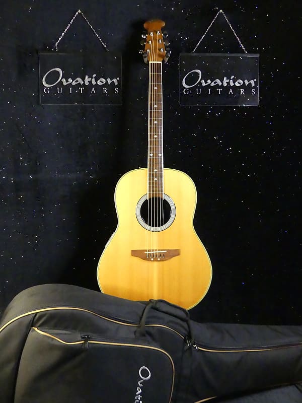 Ovation Applause AE600 with Ovation Deluxe Plus Gig Bag