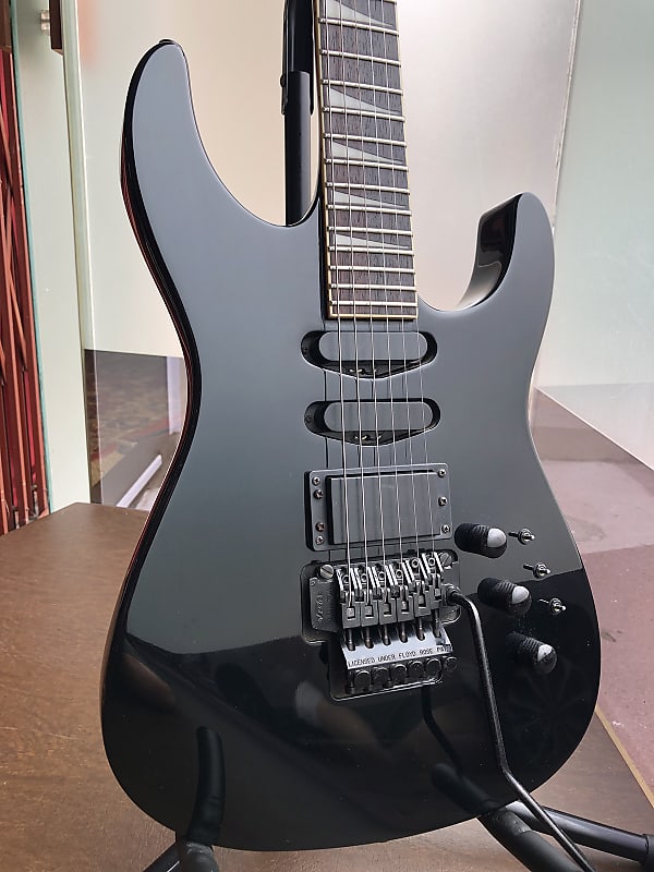 ギター Vester Maniac ( Charvel Model6 model ) 1987 MIK Vester Maniac Superstrat, Lawsuit Headstock
