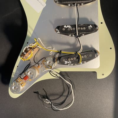 Fender Stratocaster Loaded Pickguard Vintage Noiseless Mint Grn 3Ply 11 Hole image 2