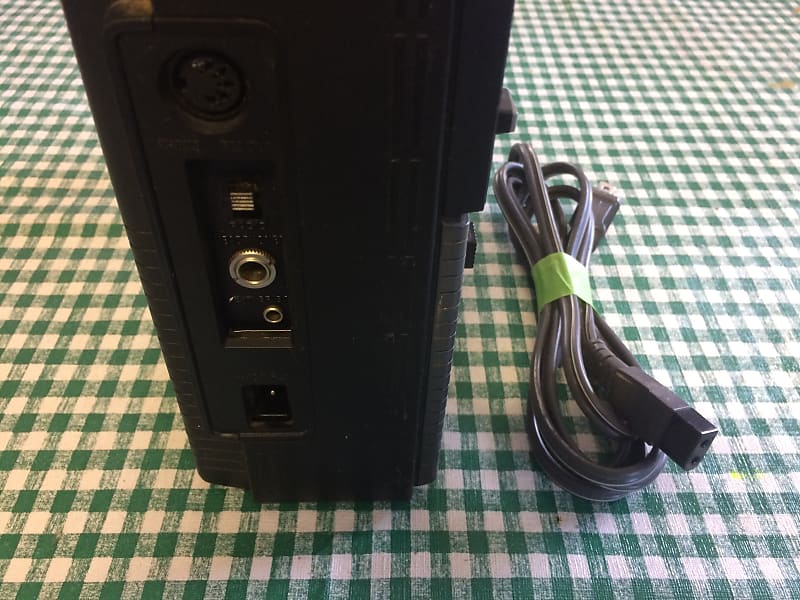 Vintage Sanyo RP 8700 FM/AM/SW/CB MultiBand Reciever