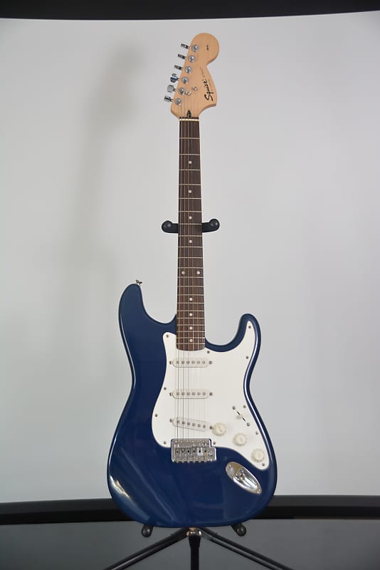 Squier Affinity Series Stratocaster 2011 - Metallic Blue | Reverb