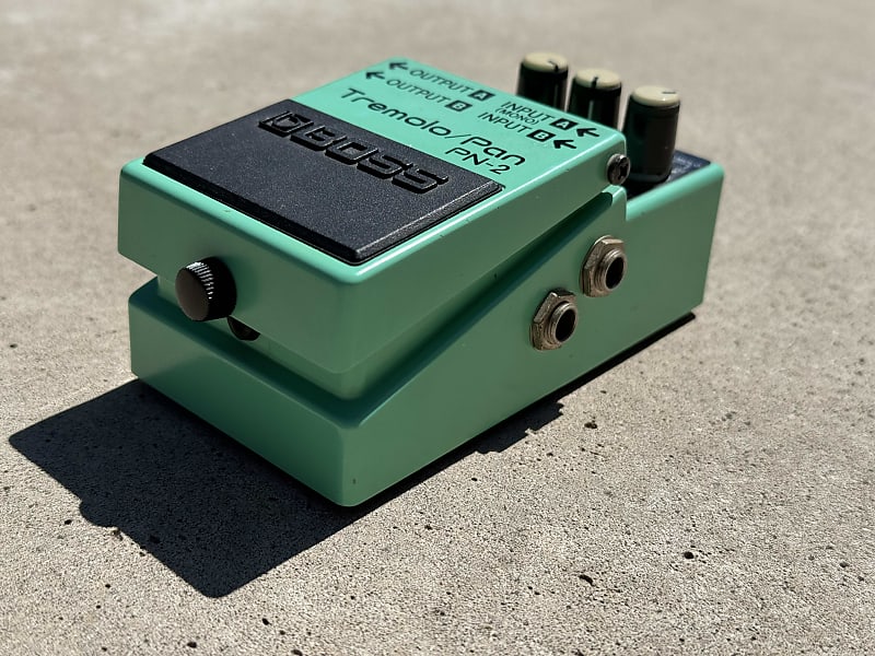 Boss PN-2 Tremolo/Pan | Reverb Canada