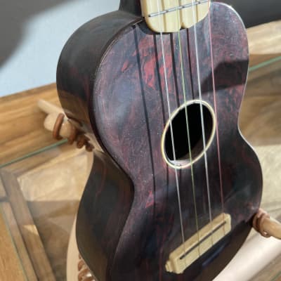Maccaferri Islander soprano ukulele Dark red swirl image 4