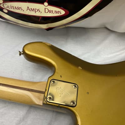 Fender American Collector's Series Jazz Bass 4-string J-Bass with Case 1981 - Gold image 20