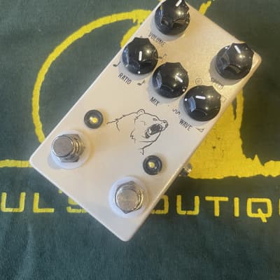 JHS Kodiak Tremolo | Reverb