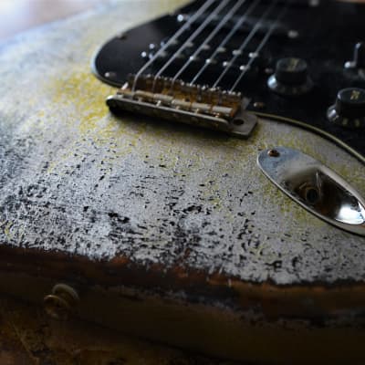 Fender Stratocaster HSS Heavy Relic Custom Silver Sparkle O Black image 13