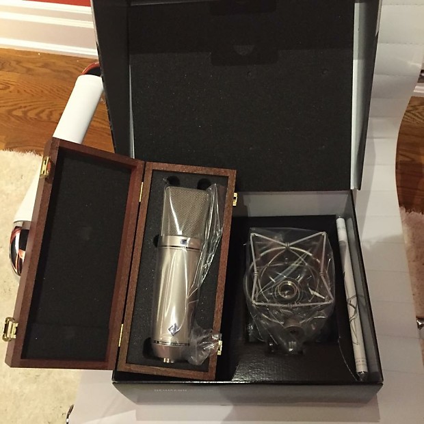 Neumann U87 | Reverb