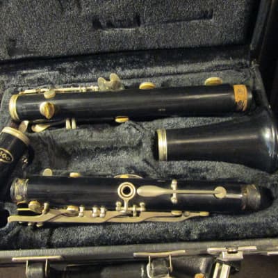 VITO Resotone 3 model 7212 Clarinet. As is needs overhaul but all looks intact. Case included. image 2