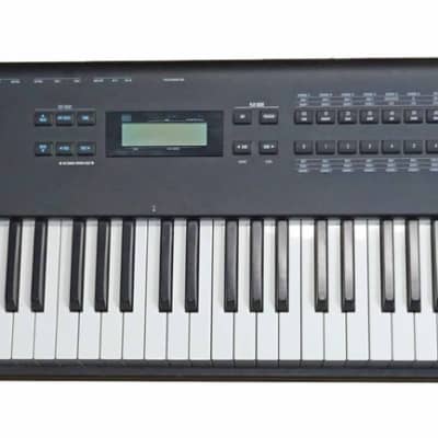 Alesis QS 8.1 (64 Voice Expandable Synthesizer)